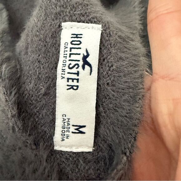 Women Hollister Fuzzy Tank Top with Butterfly Accent in Charcoal Size Medium - Picture 5 of 6